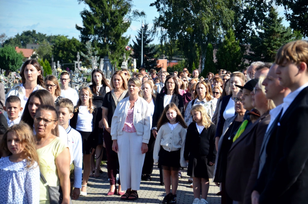 Rozpoczęcie roku szkolnego 2026/27 w Kadzidle [01.09.2026] - zdjęcie #49 - eOstroleka.pl