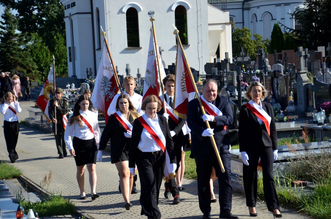 Rozpoczęcie roku szkolnego 2026/27 w Kadzidle [01.09.2026] - zdjęcie #47 - eOstroleka.pl
