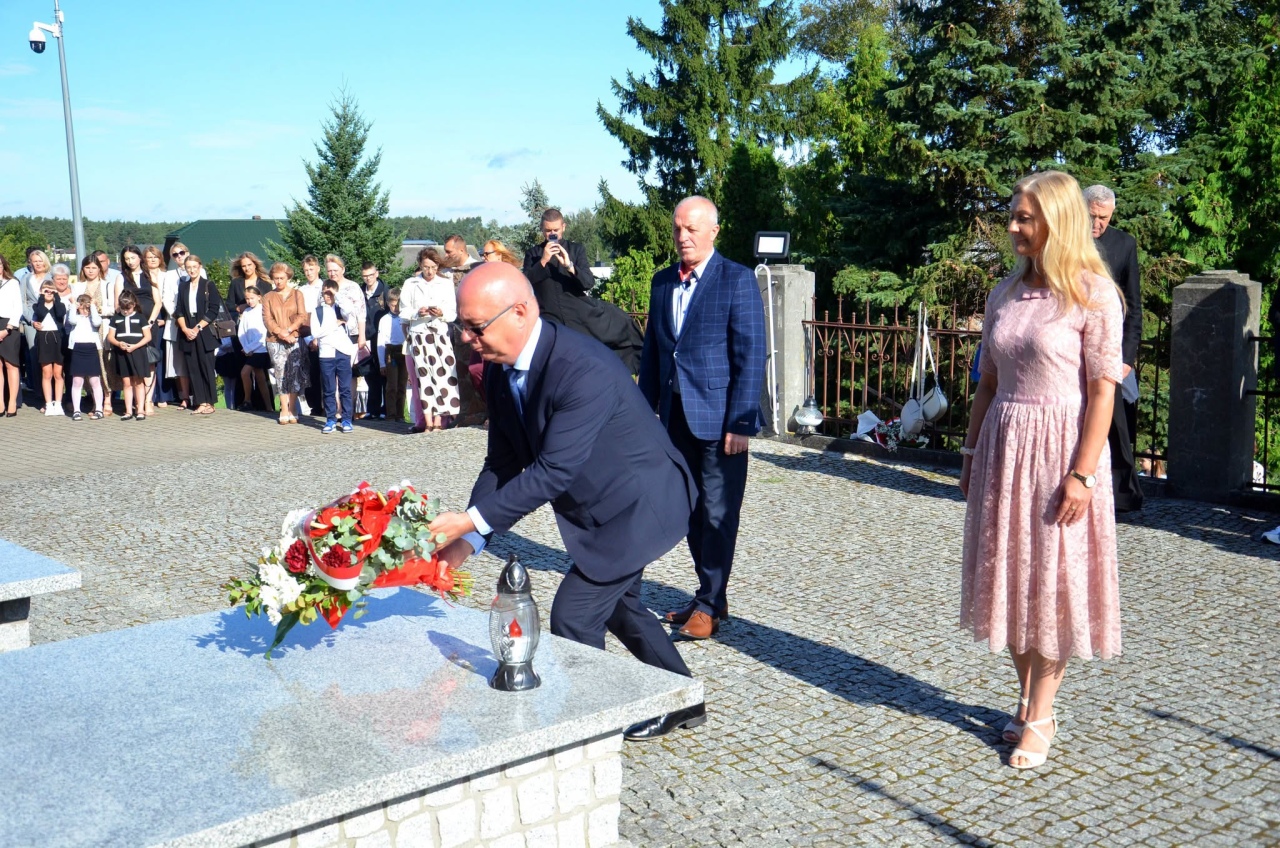 Rozpoczęcie roku szkolnego 2026/27 w Kadzidle [01.09.2026] - zdjęcie #43 - eOstroleka.pl