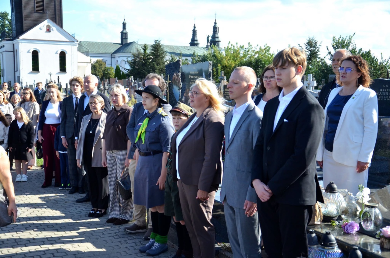 Rozpoczęcie roku szkolnego 2026/27 w Kadzidle [01.09.2026] - zdjęcie #29 - eOstroleka.pl