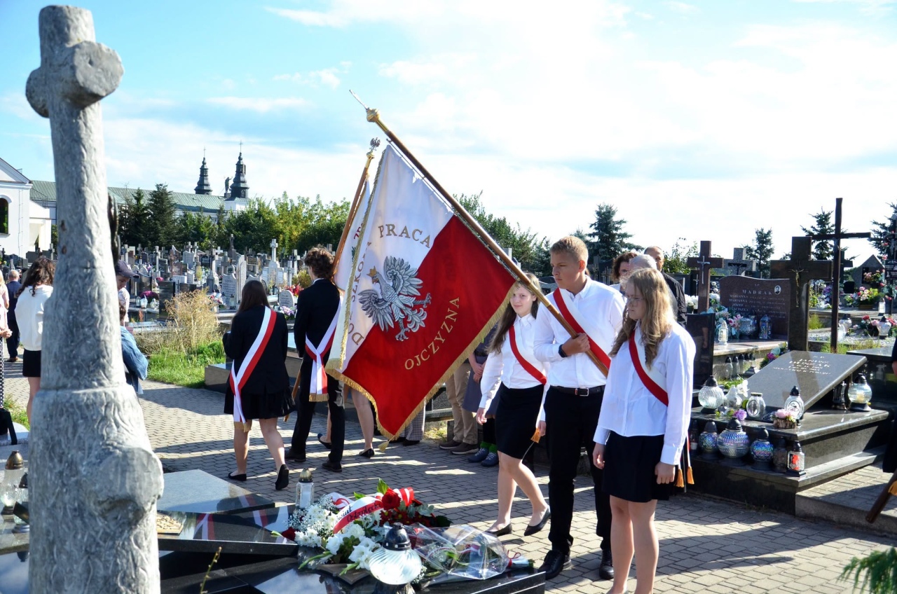 Rozpoczęcie roku szkolnego 2026/27 w Kadzidle [01.09.2026] - zdjęcie #23 - eOstroleka.pl