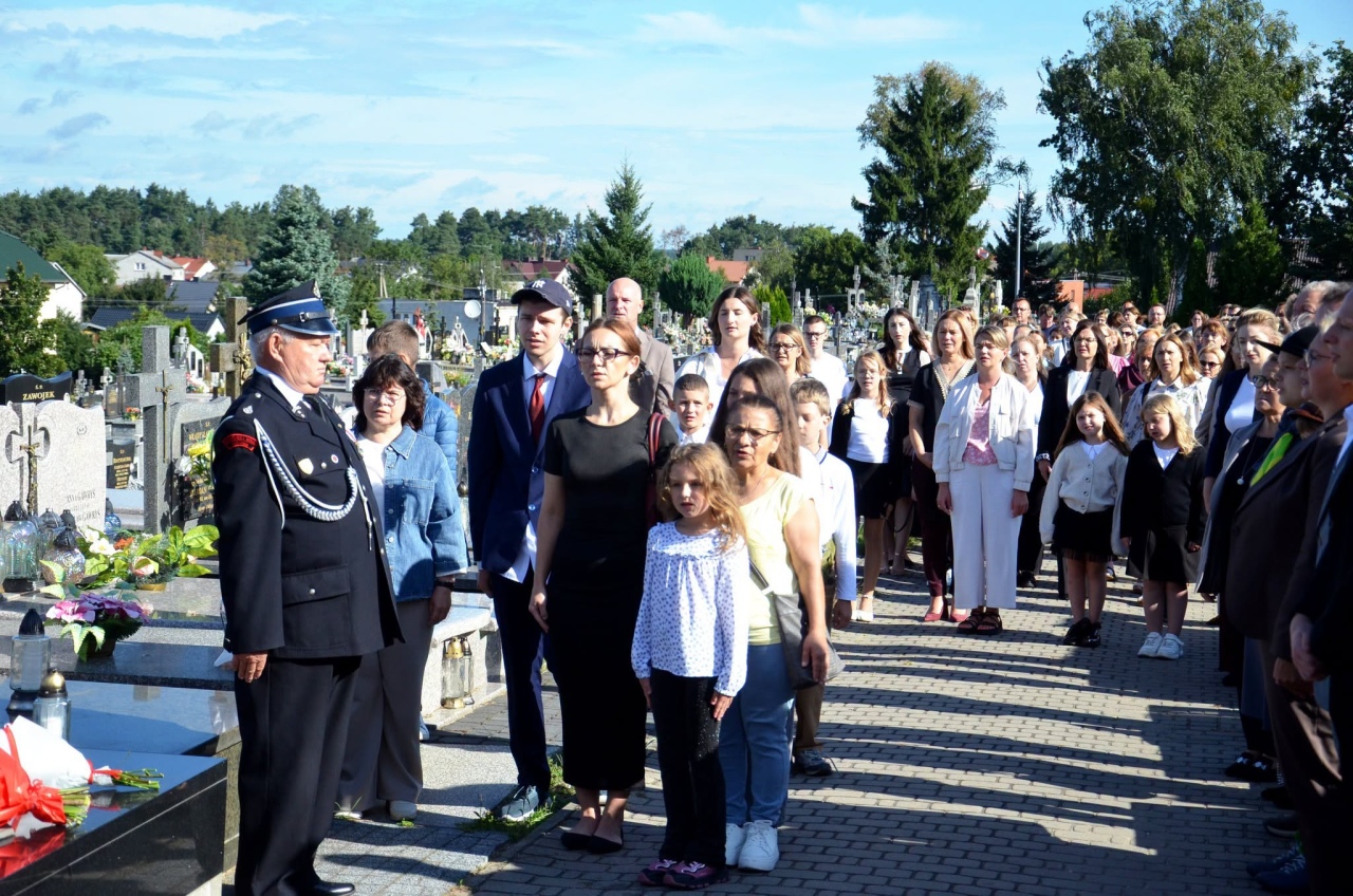 Rozpoczęcie roku szkolnego 2026/27 w Kadzidle [01.09.2026] - zdjęcie #16 - eOstroleka.pl