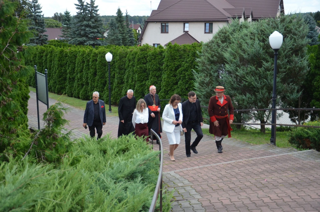 Kardynał Müller w gminie Kadzidło. Co sprowadziło go na Kurpie? [02.09.2026] - zdjęcie #28 - eOstroleka.pl