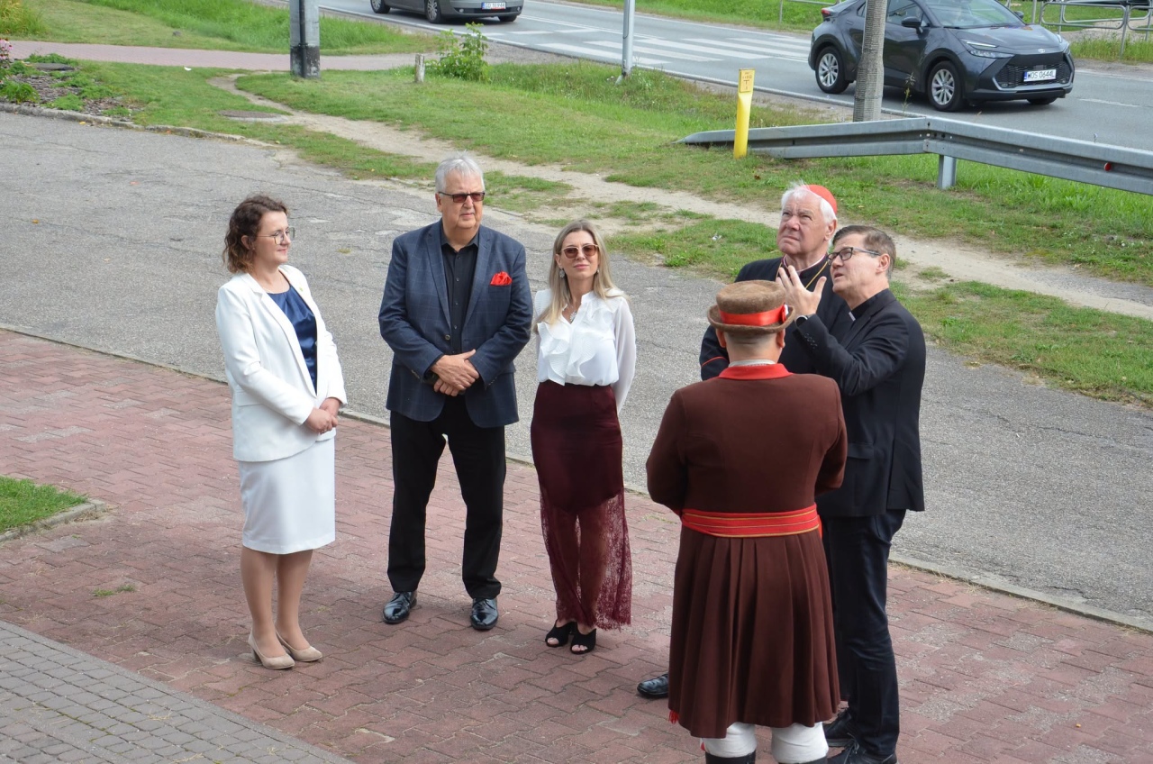 Kardynał Müller w gminie Kadzidło. Co sprowadziło go na Kurpie? [02.09.2026] - zdjęcie #13 - eOstroleka.pl