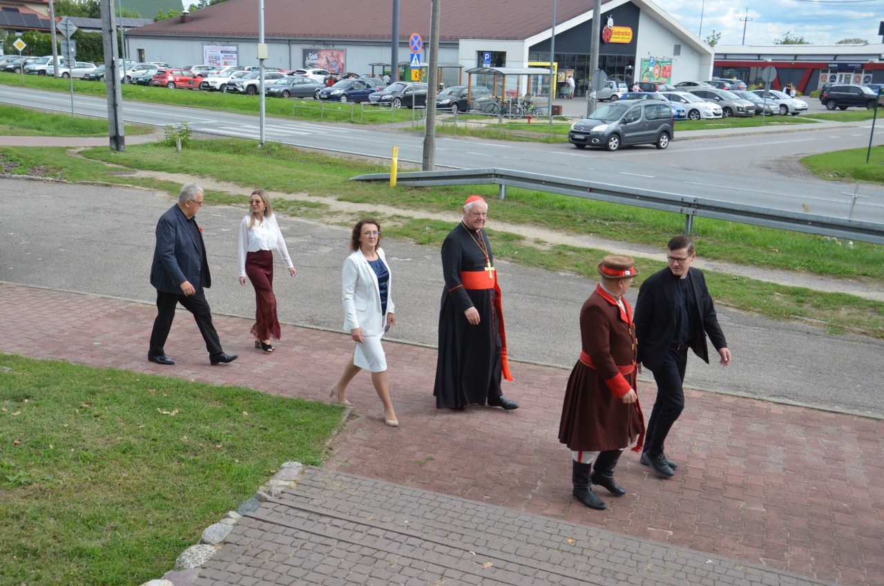 Kardynał Müller w gminie Kadzidło. Co sprowadziło go na Kurpie? [02.09.2026] - zdjęcie #8 - eOstroleka.pl
