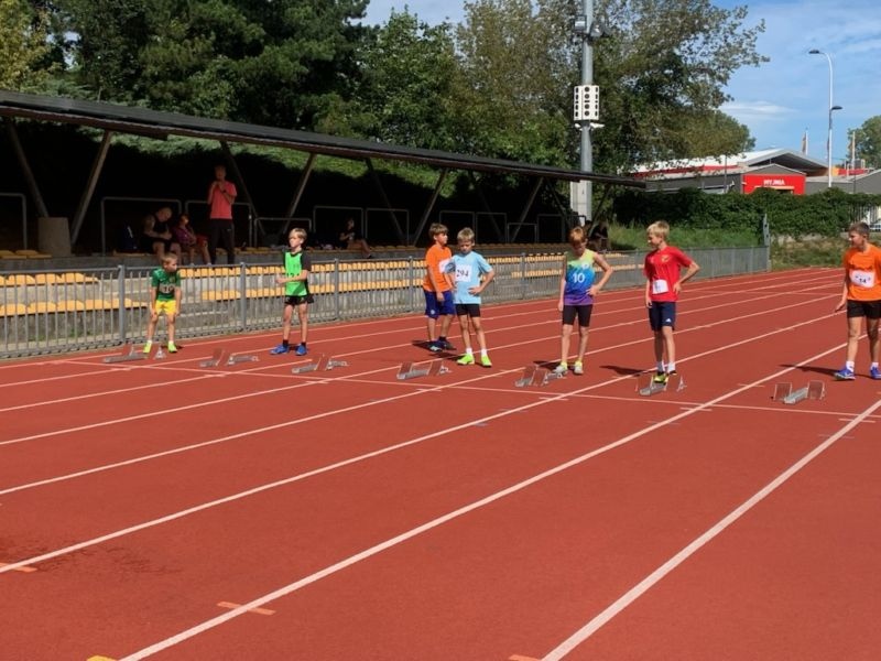 Rewelacyjne starty najmłodszych naszych adeptów królowej sportu UKS Clan Ostrołęka w Mazowieckim Mityngu Dzieci [3.09.2026] - zdjęcie #12 - eOstroleka.pl
