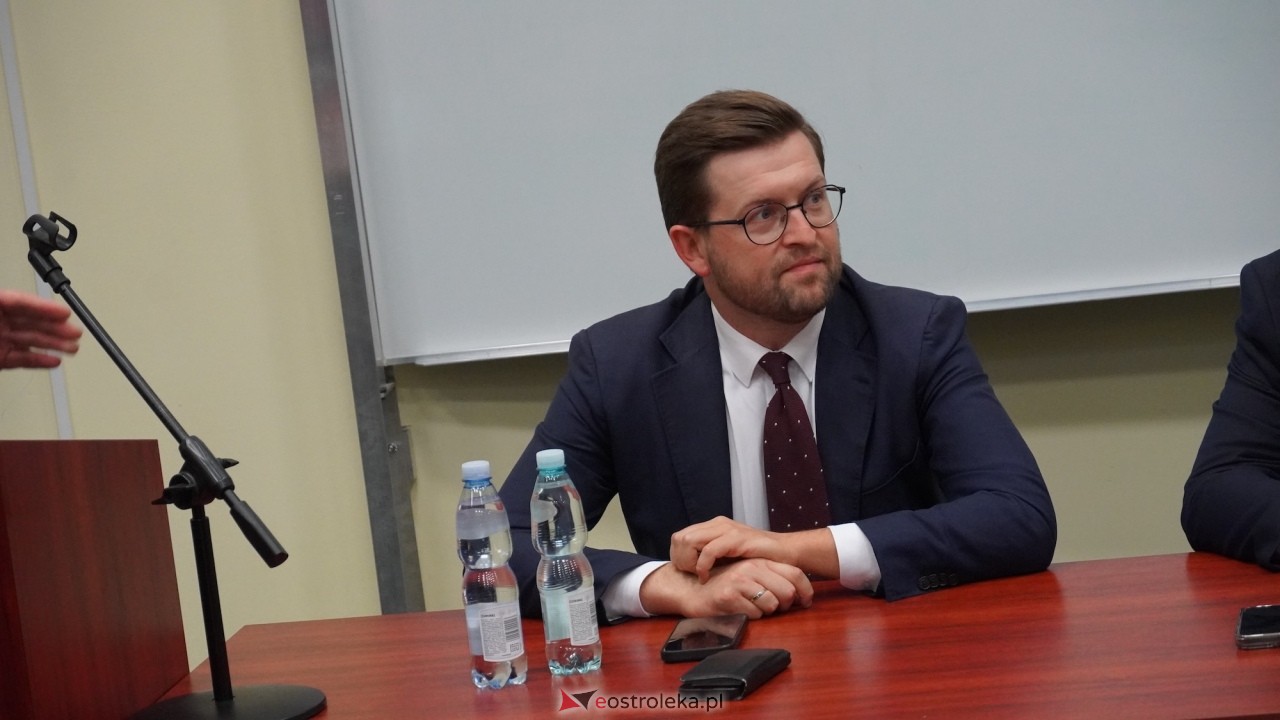 Spotkanie z posłem PiS Marcinem Grabowskim [03.09.2026] - zdjęcie #16 - eOstroleka.pl