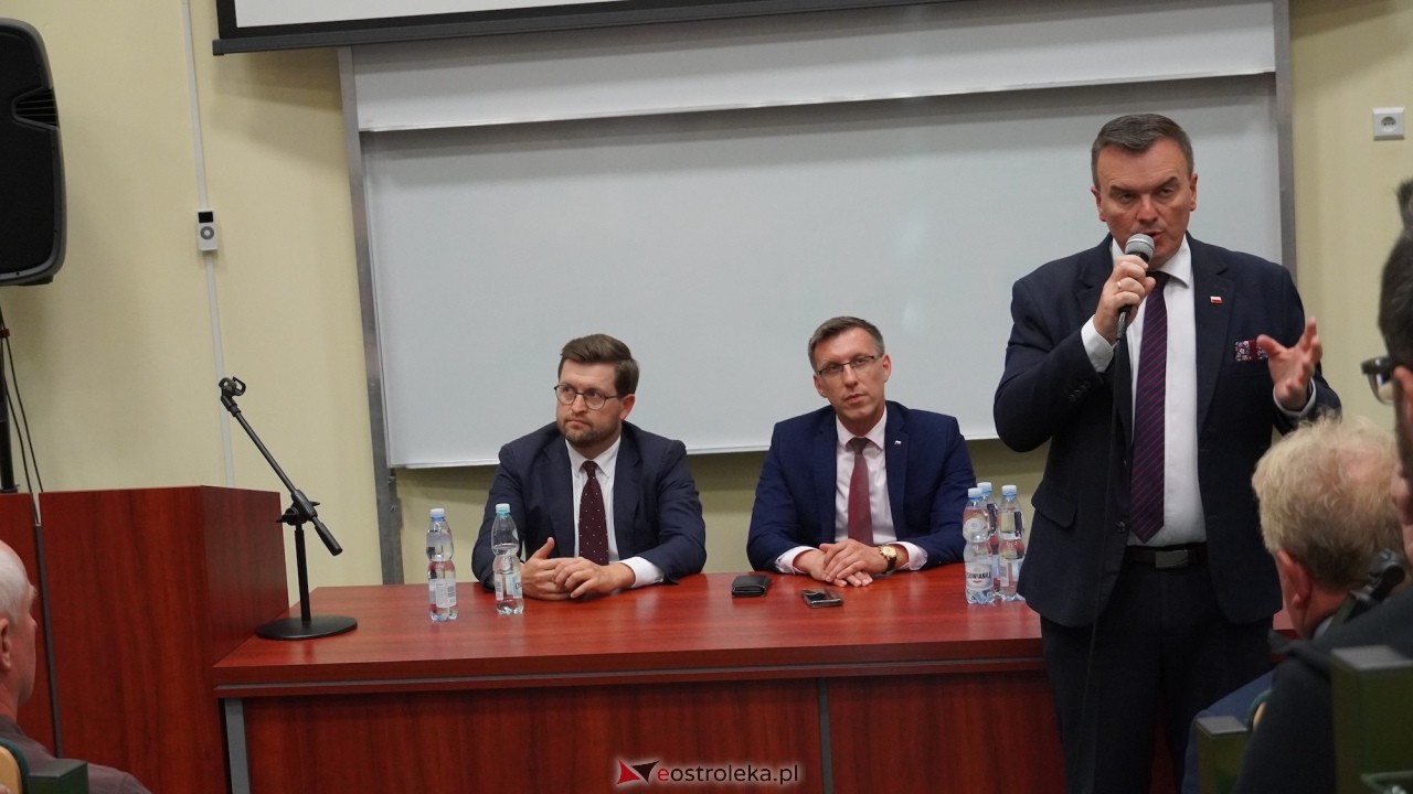 Spotkanie z posłem PiS Marcinem Grabowskim [03.09.2026] - zdjęcie #9 - eOstroleka.pl