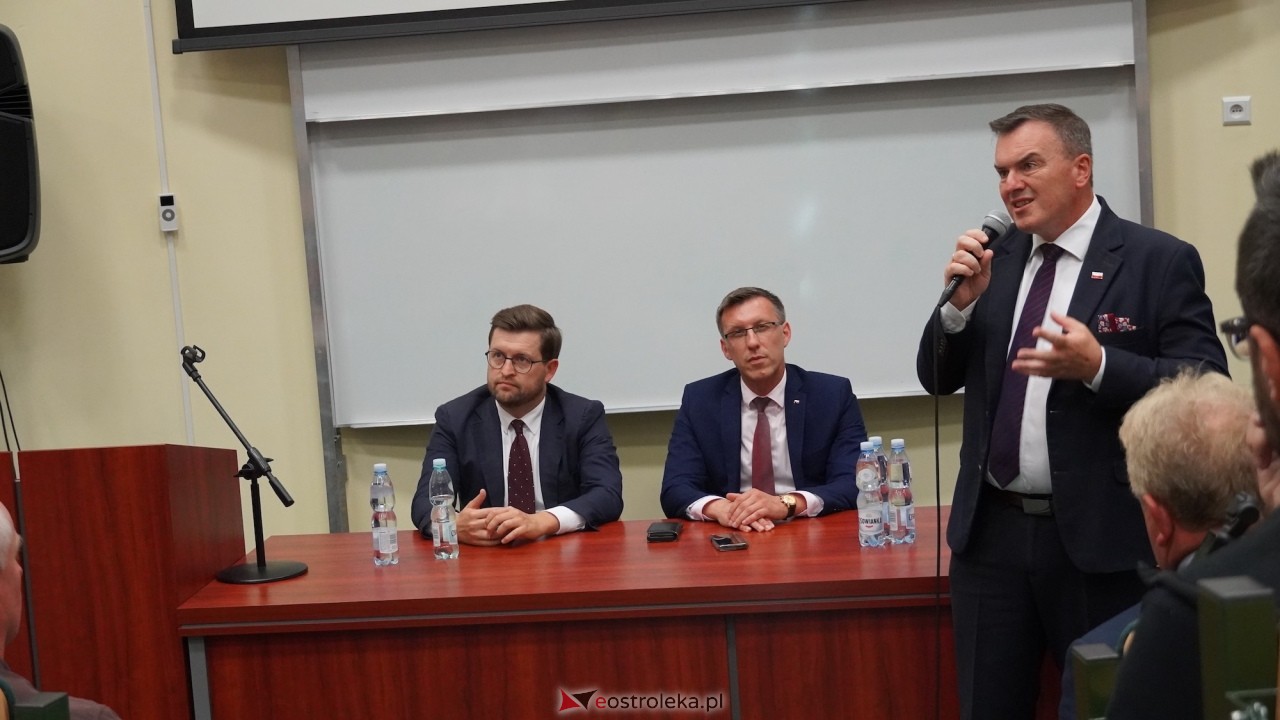 Spotkanie z posłem PiS Marcinem Grabowskim [03.09.2026] - zdjęcie #8 - eOstroleka.pl