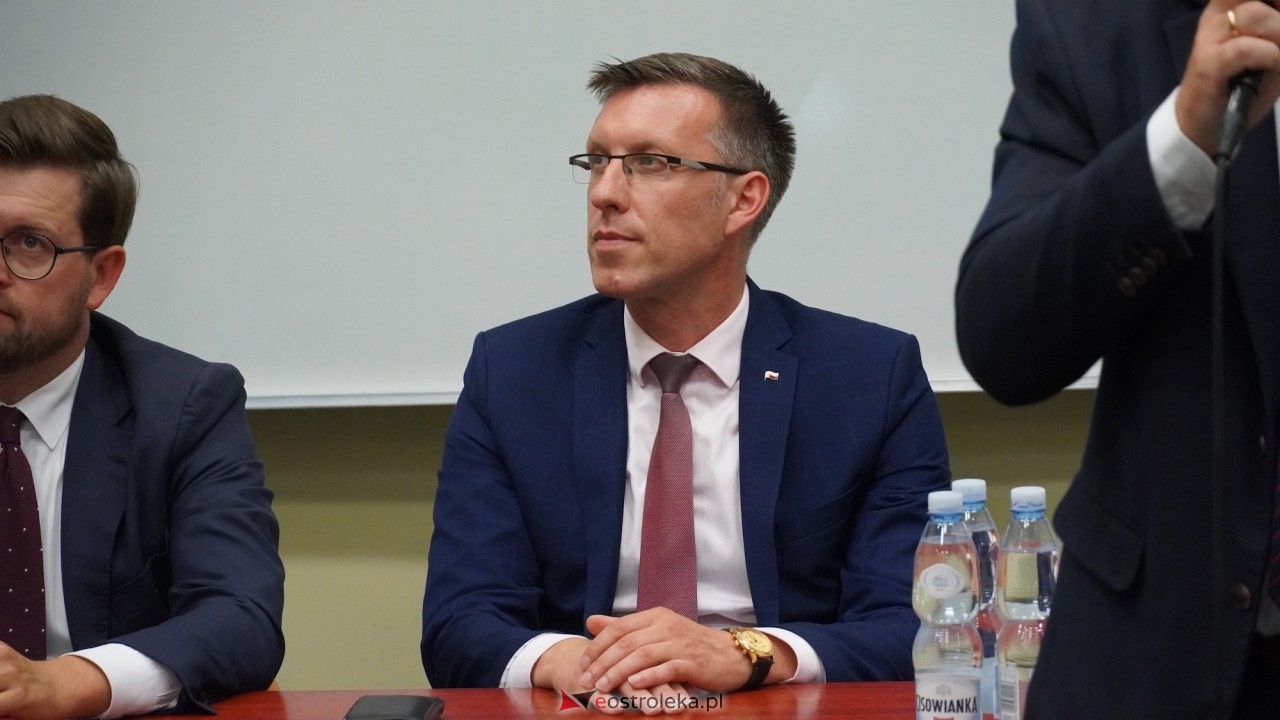Spotkanie z posłem PiS Marcinem Grabowskim [03.09.2026] - zdjęcie #7 - eOstroleka.pl