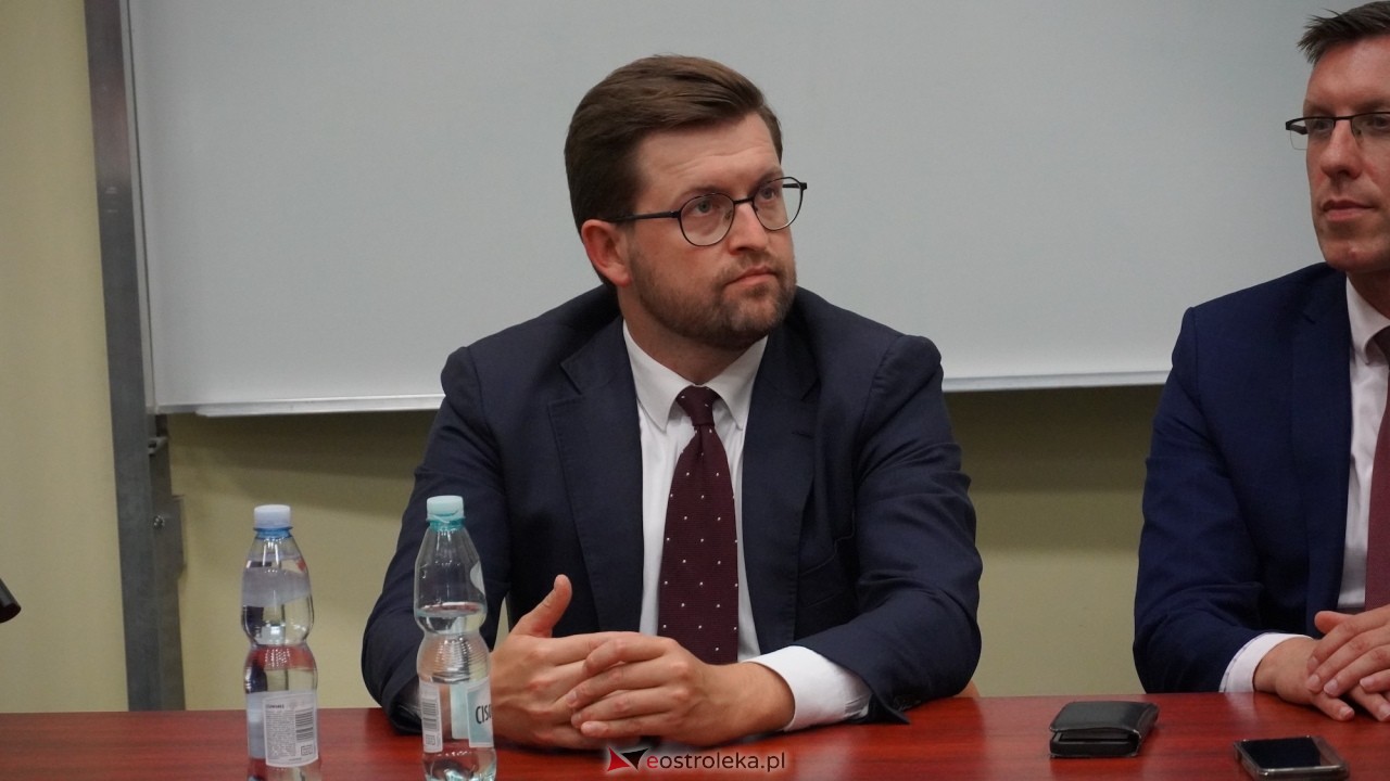 Spotkanie z posłem PiS Marcinem Grabowskim [03.09.2026] - zdjęcie #6 - eOstroleka.pl