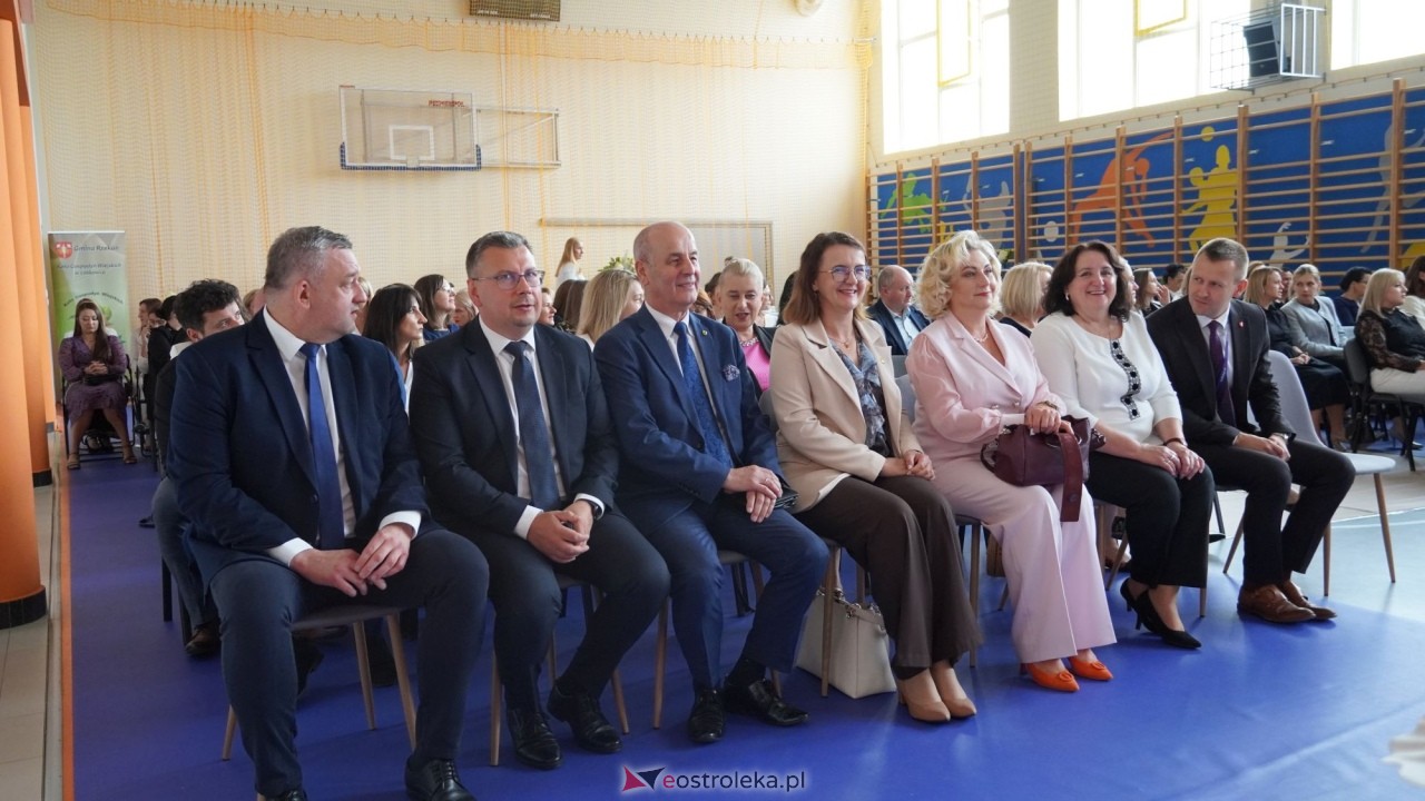 Wręcznie aktów nadania stopnia awansu zawodowego nauczyciela dyplomowanego [04.09.2026] - zdjęcie #243 - eOstroleka.pl