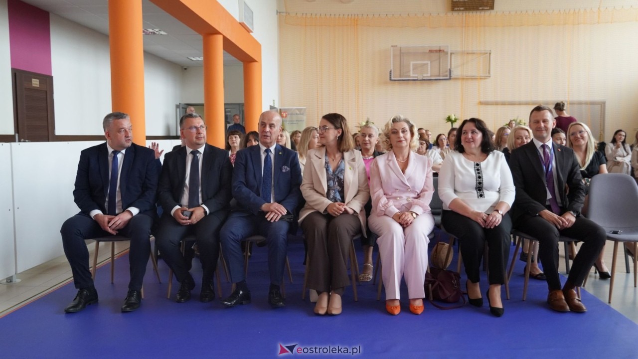 Wręcznie aktów nadania stopnia awansu zawodowego nauczyciela dyplomowanego [04.09.2026] - zdjęcie #240 - eOstroleka.pl