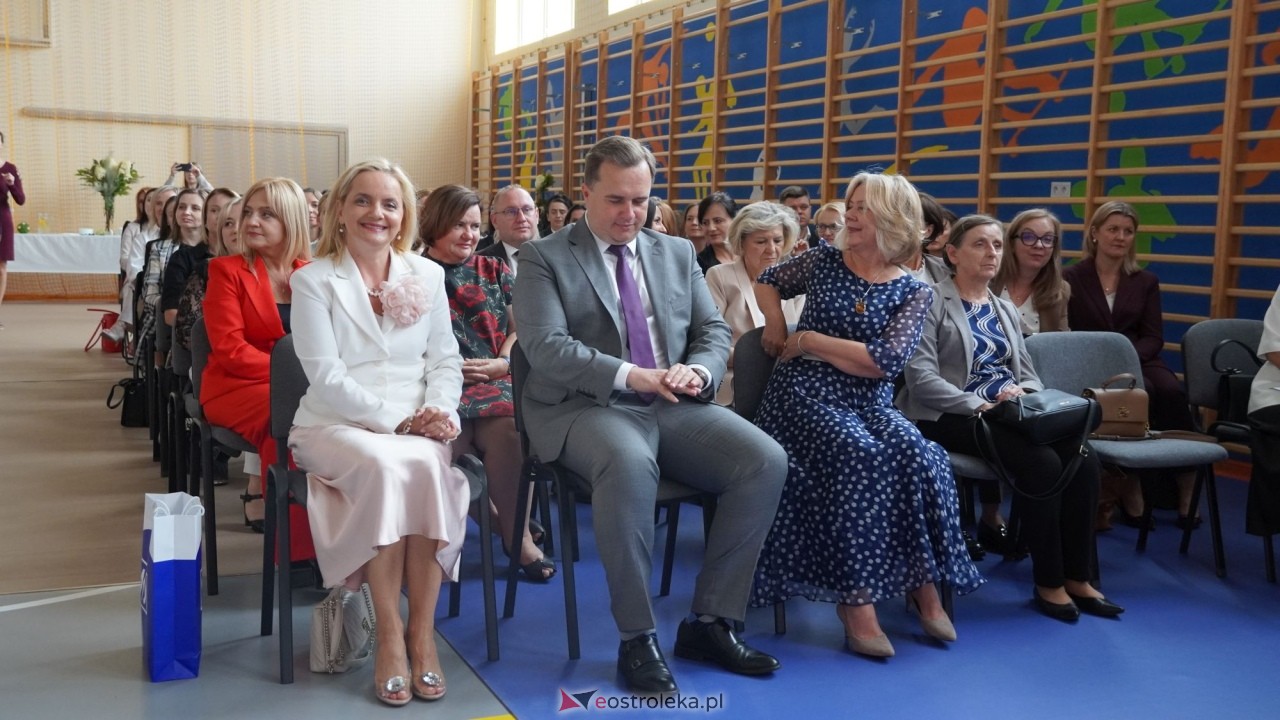 Wręcznie aktów nadania stopnia awansu zawodowego nauczyciela dyplomowanego [04.09.2026] - zdjęcie #238 - eOstroleka.pl