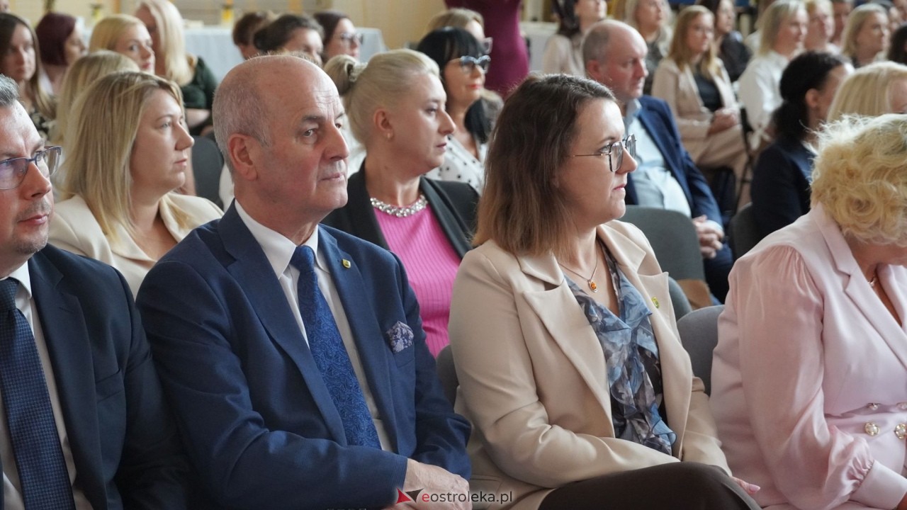 Wręcznie aktów nadania stopnia awansu zawodowego nauczyciela dyplomowanego [04.09.2026] - zdjęcie #234 - eOstroleka.pl
