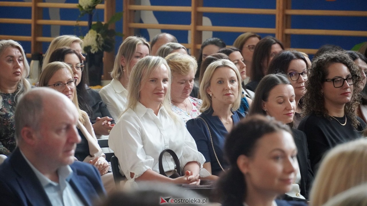 Wręcznie aktów nadania stopnia awansu zawodowego nauczyciela dyplomowanego [04.09.2026] - zdjęcie #229 - eOstroleka.pl