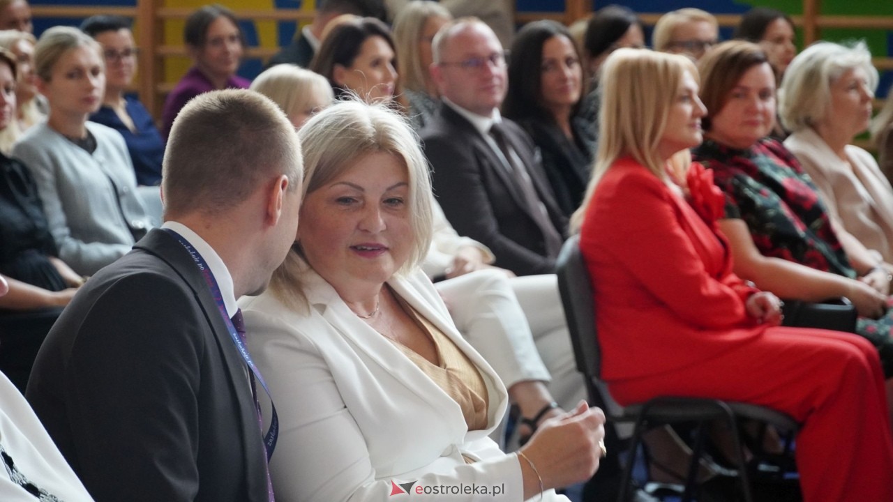 Wręcznie aktów nadania stopnia awansu zawodowego nauczyciela dyplomowanego [04.09.2026] - zdjęcie #227 - eOstroleka.pl