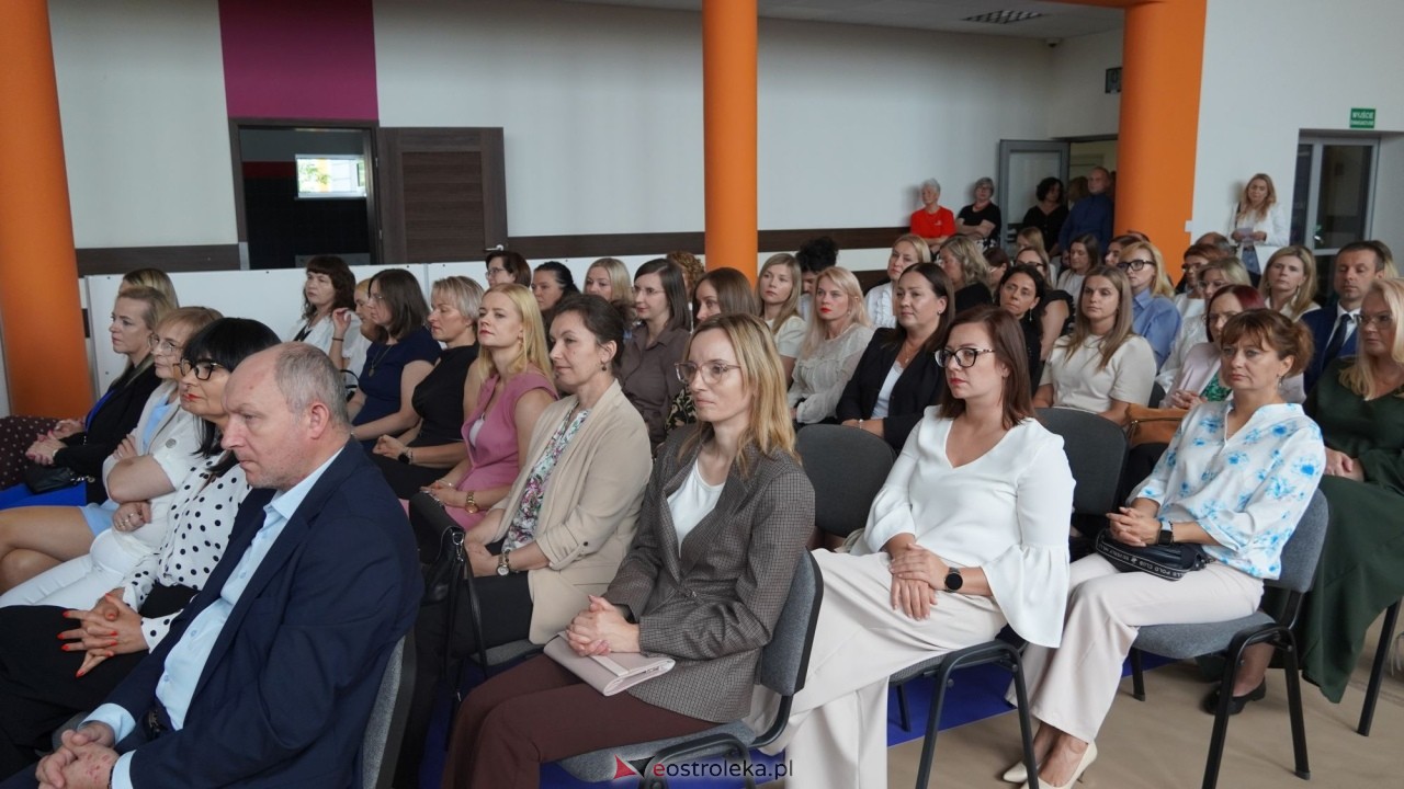 Wręcznie aktów nadania stopnia awansu zawodowego nauczyciela dyplomowanego [04.09.2026] - zdjęcie #199 - eOstroleka.pl