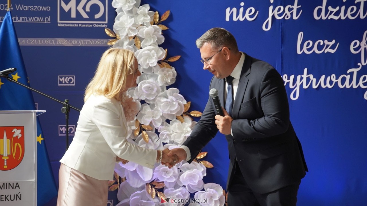 Wręcznie aktów nadania stopnia awansu zawodowego nauczyciela dyplomowanego [04.09.2026] - zdjęcie #181 - eOstroleka.pl