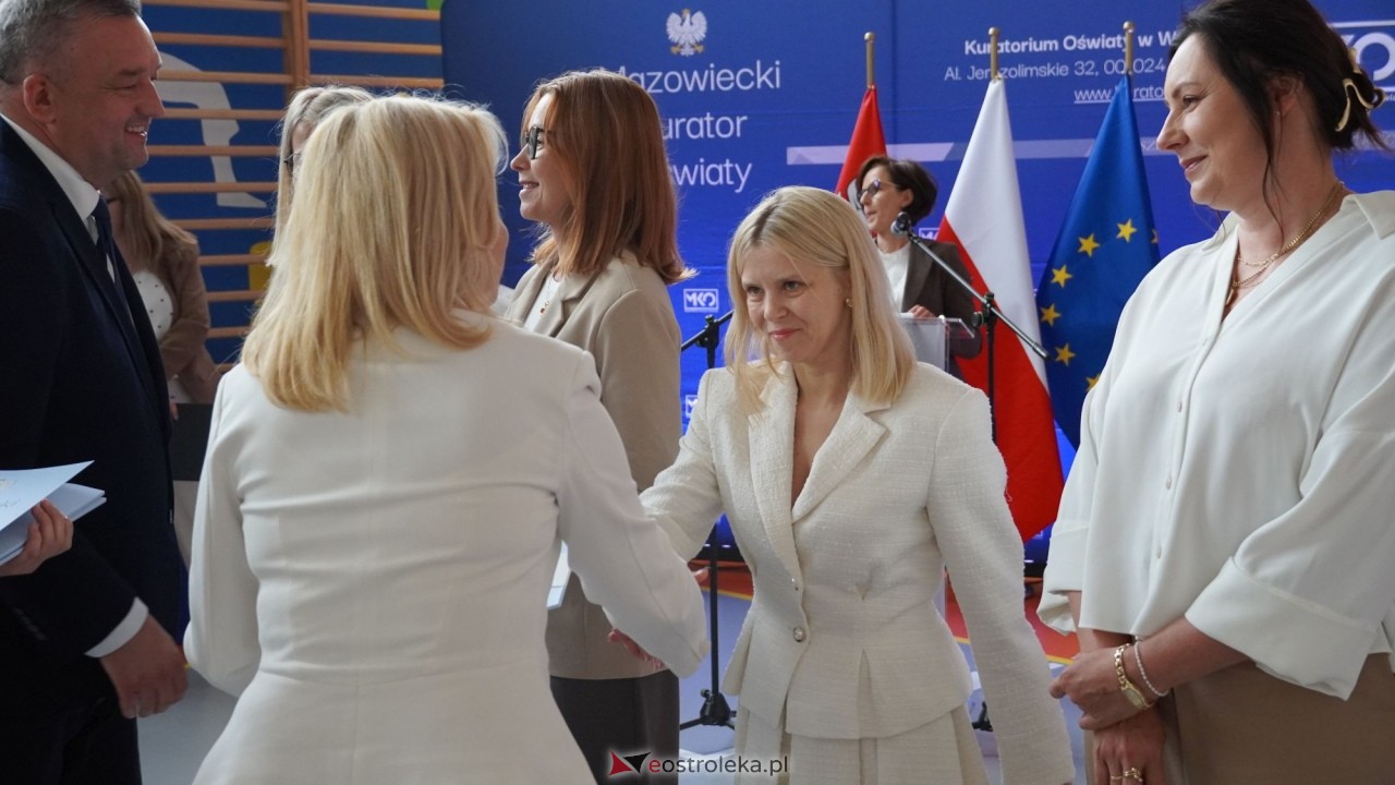 Wręcznie aktów nadania stopnia awansu zawodowego nauczyciela dyplomowanego [04.09.2026] - zdjęcie #151 - eOstroleka.pl