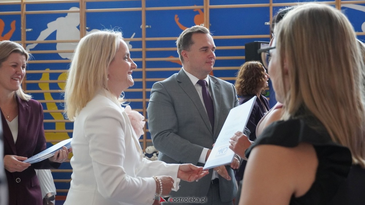 Wręcznie aktów nadania stopnia awansu zawodowego nauczyciela dyplomowanego [04.09.2026] - zdjęcie #117 - eOstroleka.pl