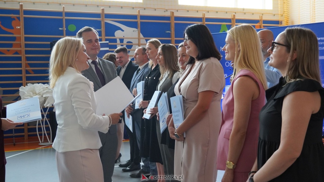 Wręcznie aktów nadania stopnia awansu zawodowego nauczyciela dyplomowanego [04.09.2026] - zdjęcie #115 - eOstroleka.pl