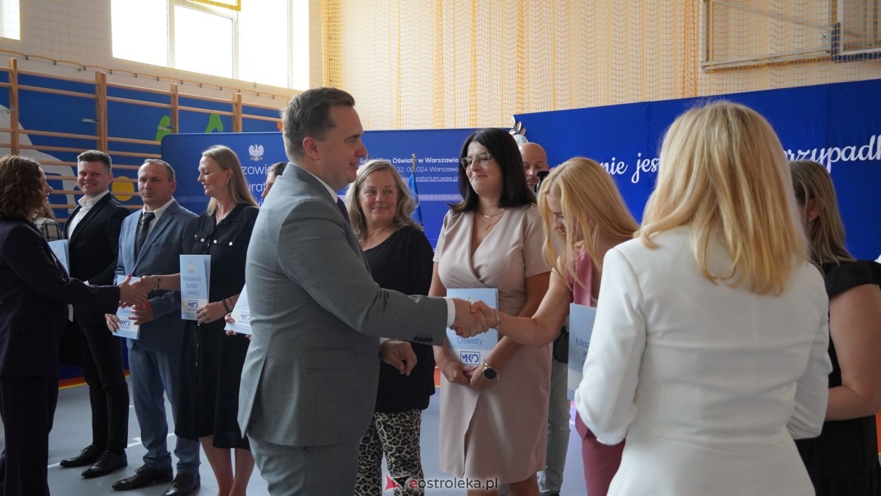 Wręcznie aktów nadania stopnia awansu zawodowego nauczyciela dyplomowanego [04.09.2026] - zdjęcie #111 - eOstroleka.pl