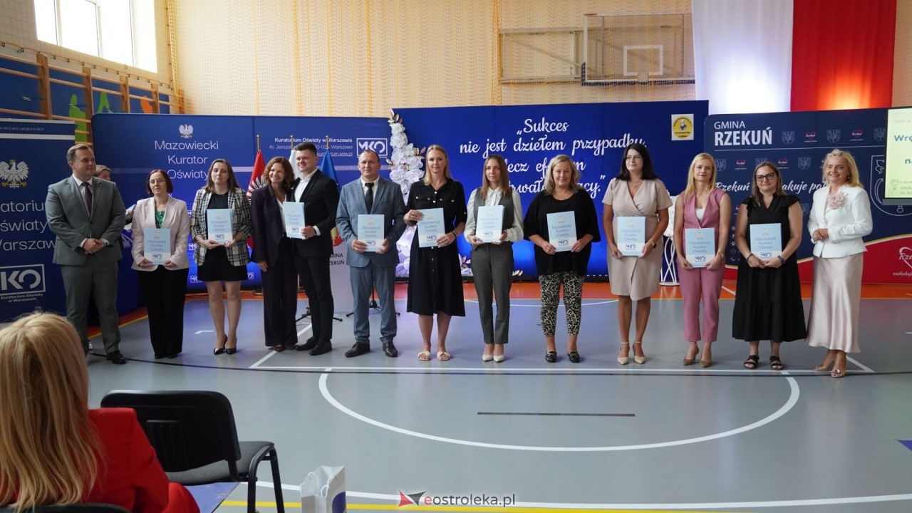 Wręcznie aktów nadania stopnia awansu zawodowego nauczyciela dyplomowanego [04.09.2026] - zdjęcie #109 - eOstroleka.pl