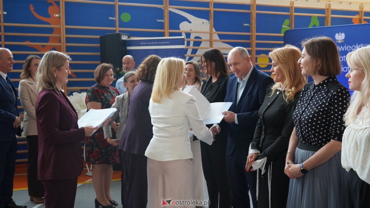 Wręcznie aktów nadania stopnia awansu zawodowego nauczyciela dyplomowanego [04.09.2026] - zdjęcie #95 - eOstroleka.pl