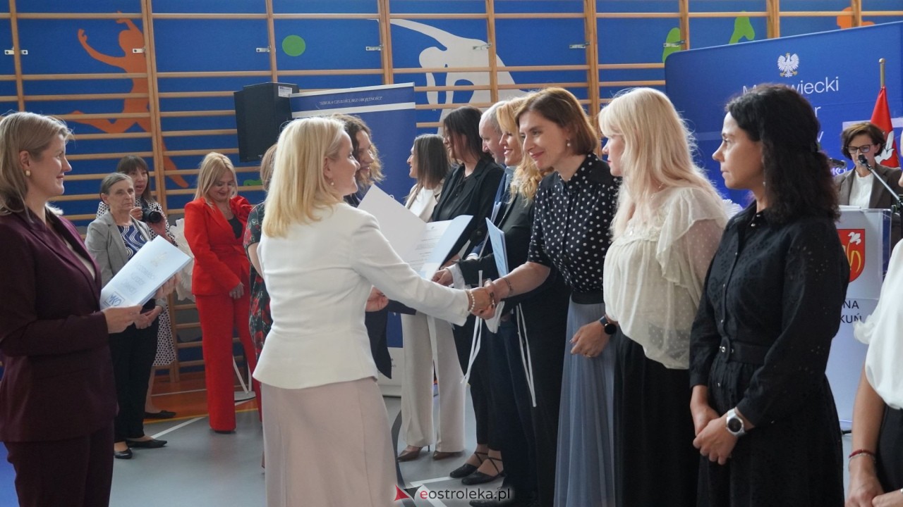 Wręcznie aktów nadania stopnia awansu zawodowego nauczyciela dyplomowanego [04.09.2026] - zdjęcie #89 - eOstroleka.pl