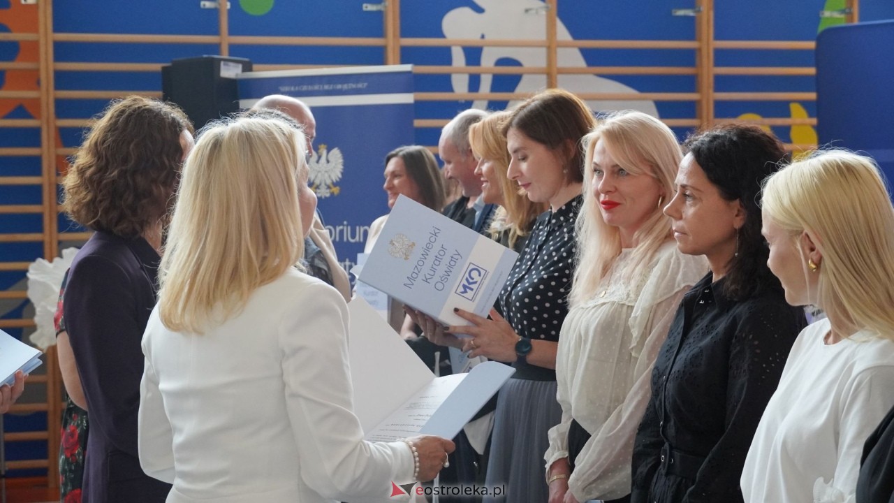 Wręcznie aktów nadania stopnia awansu zawodowego nauczyciela dyplomowanego [04.09.2026] - zdjęcie #87 - eOstroleka.pl