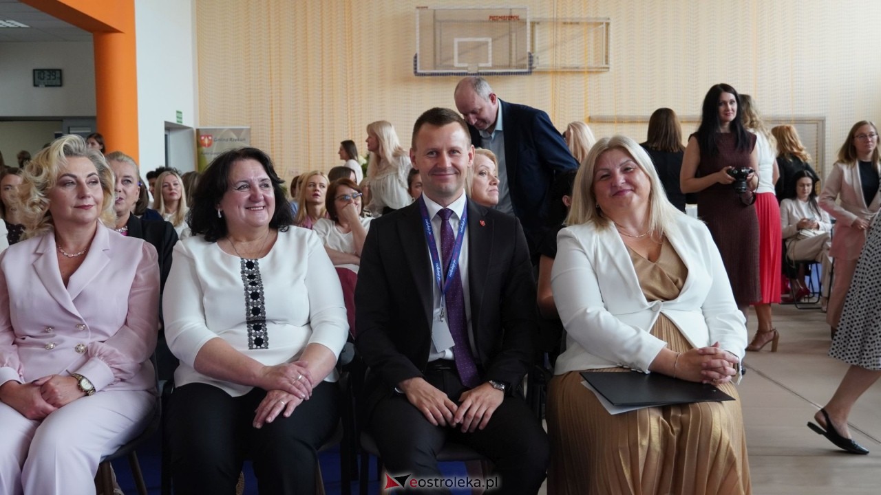 Wręcznie aktów nadania stopnia awansu zawodowego nauczyciela dyplomowanego [04.09.2026] - zdjęcie #69 - eOstroleka.pl