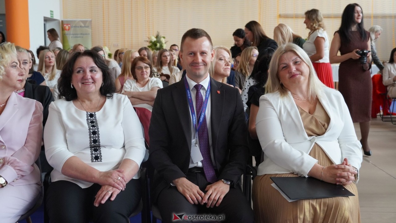 Wręcznie aktów nadania stopnia awansu zawodowego nauczyciela dyplomowanego [04.09.2026] - zdjęcie #67 - eOstroleka.pl