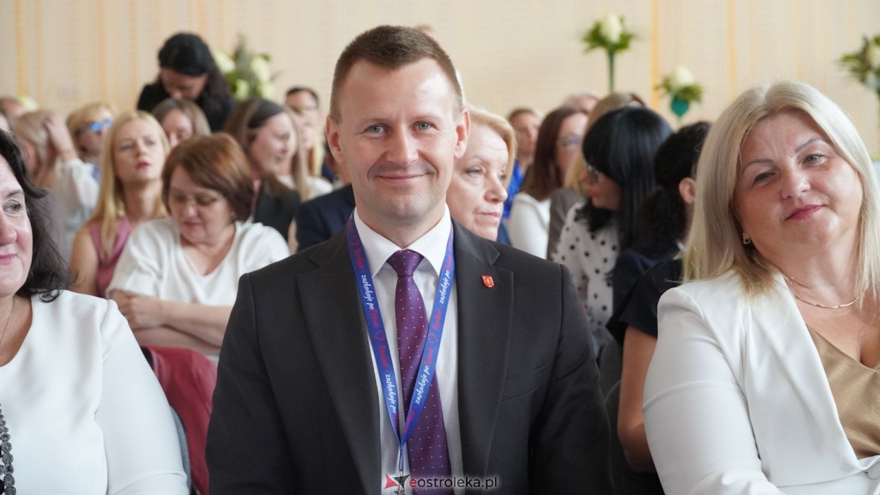 Wręcznie aktów nadania stopnia awansu zawodowego nauczyciela dyplomowanego [04.09.2026] - zdjęcie #65 - eOstroleka.pl