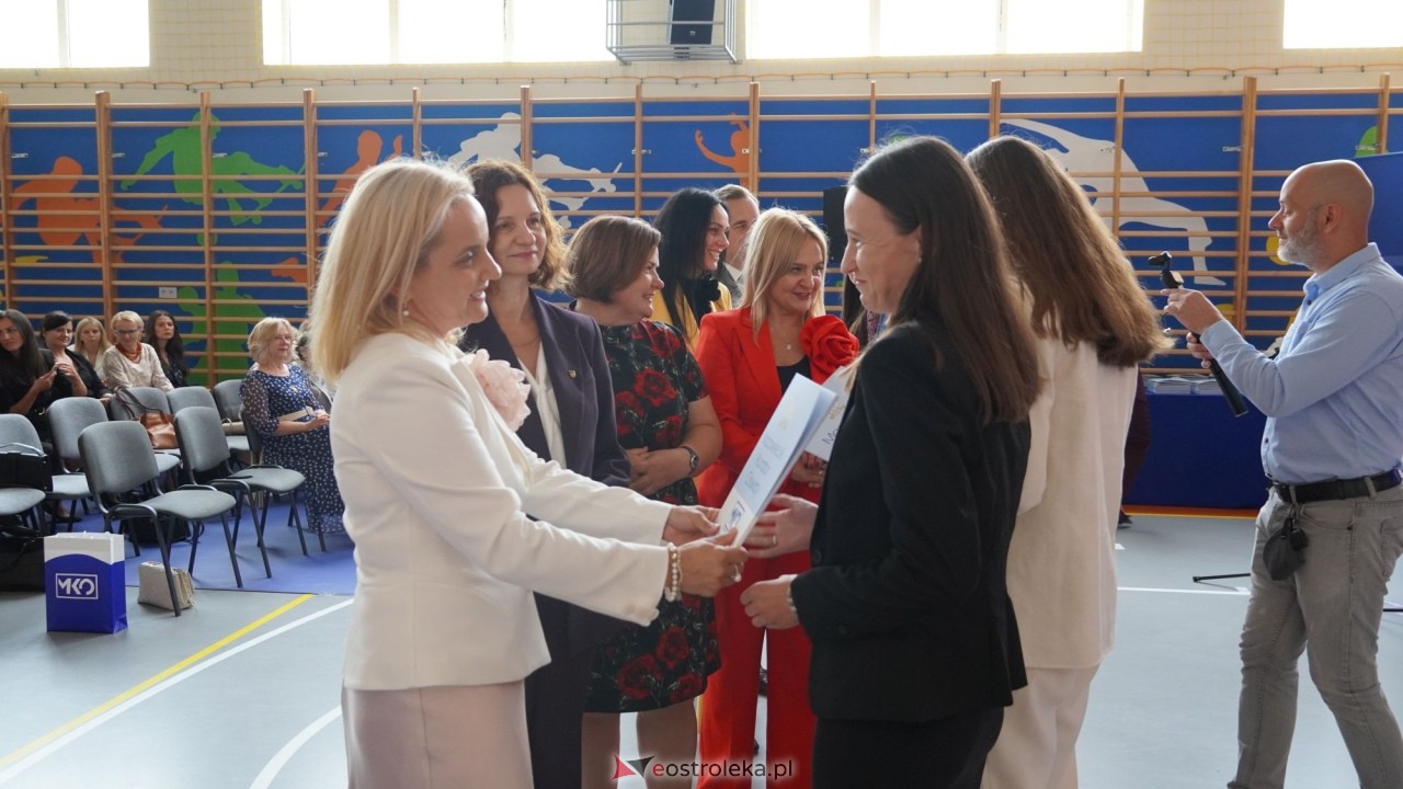 Wręcznie aktów nadania stopnia awansu zawodowego nauczyciela dyplomowanego [04.09.2026] - zdjęcie #50 - eOstroleka.pl