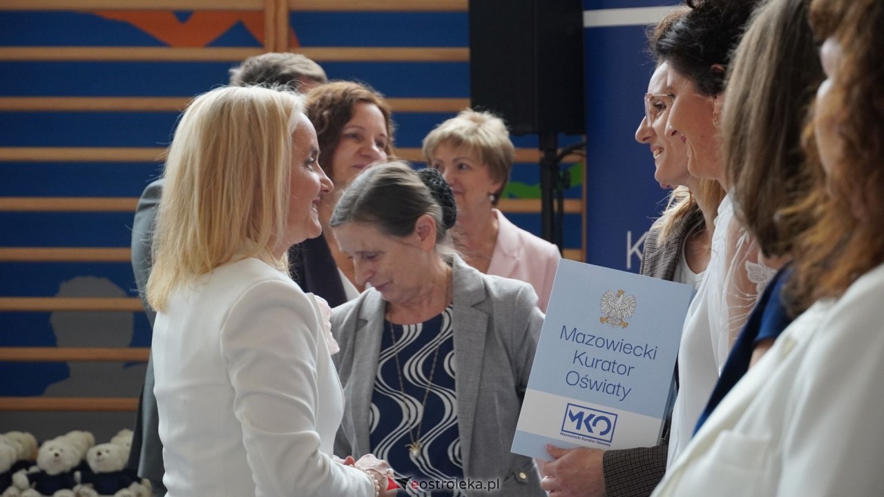 Wręcznie aktów nadania stopnia awansu zawodowego nauczyciela dyplomowanego [04.09.2026] - zdjęcie #16 - eOstroleka.pl