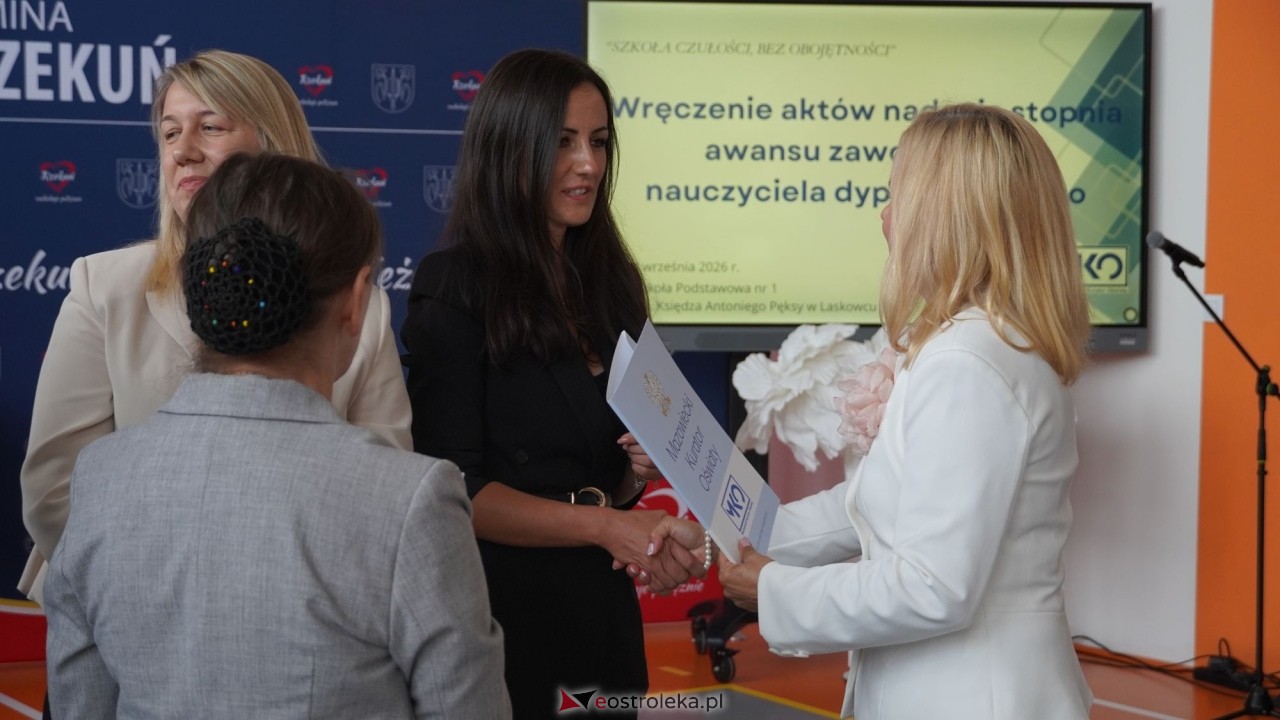 Wręcznie aktów nadania stopnia awansu zawodowego nauczyciela dyplomowanego [04.09.2026] - zdjęcie #10 - eOstroleka.pl