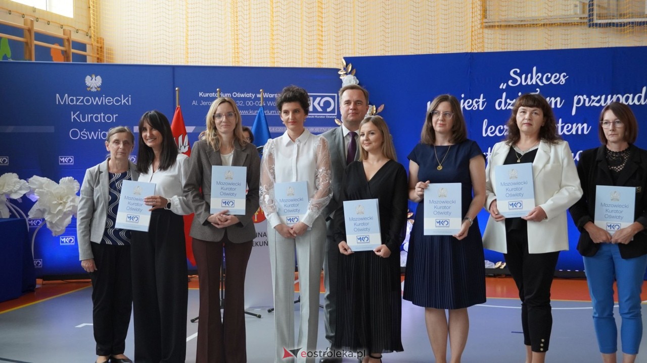 Wręcznie aktów nadania stopnia awansu zawodowego nauczyciela dyplomowanego [04.09.2026] - zdjęcie #5 - eOstroleka.pl