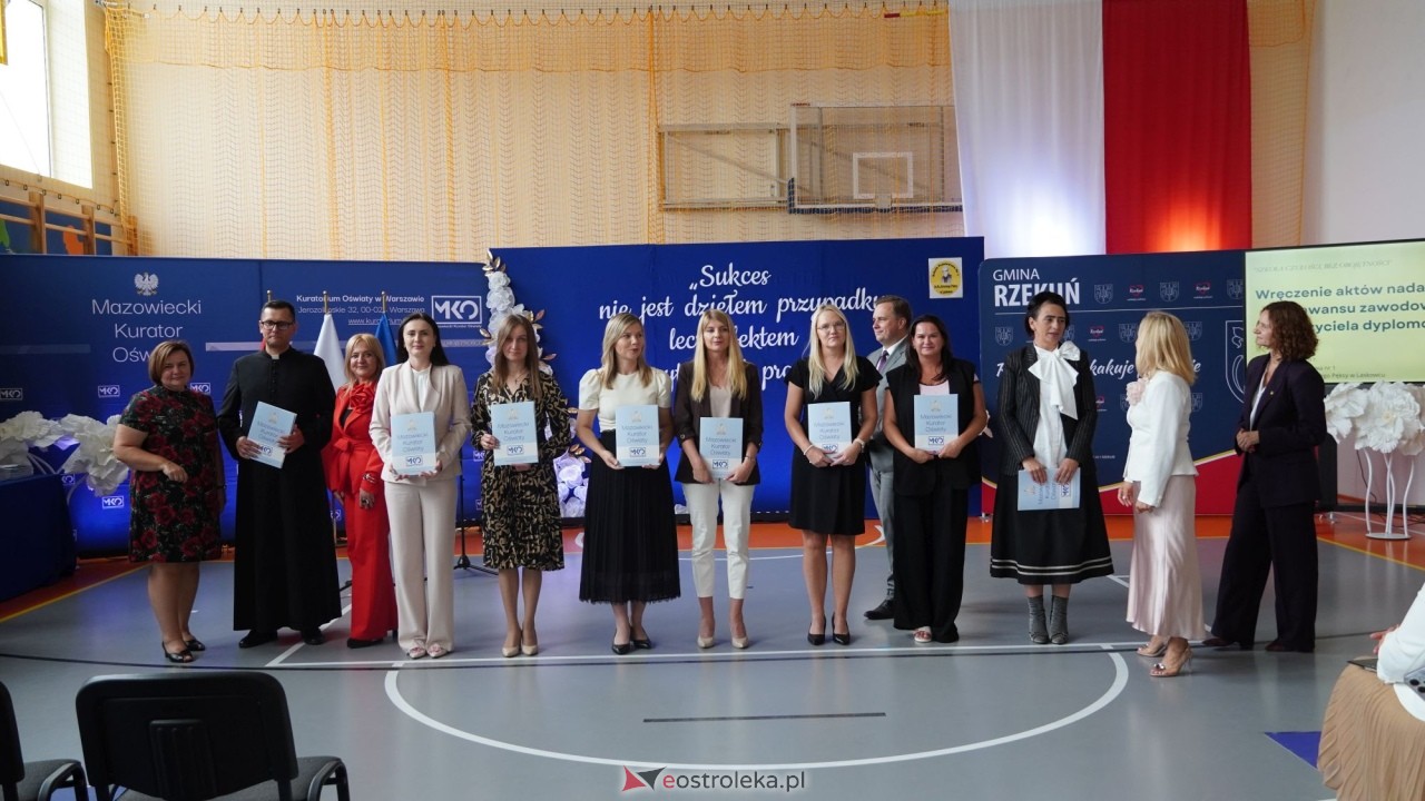 Wręcznie aktów nadania stopnia awansu zawodowego nauczyciela dyplomowanego [04.09.2026] - zdjęcie #200 - eOstroleka.pl