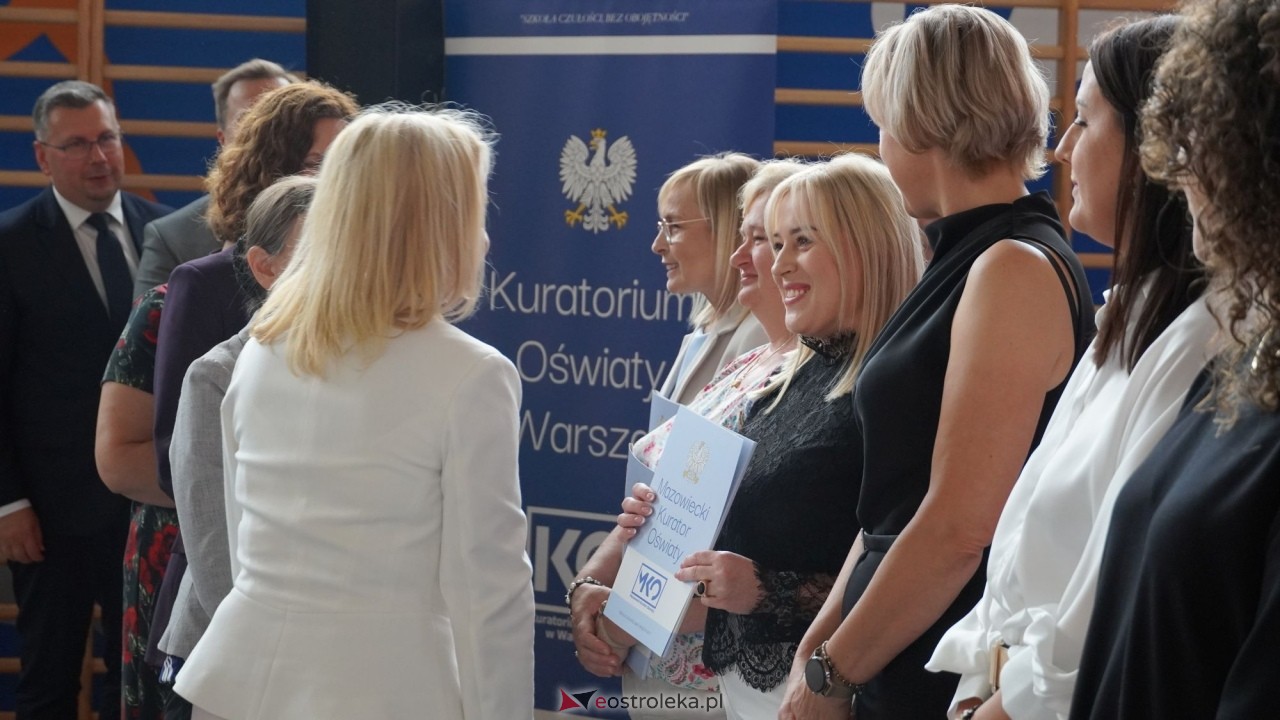 Wręcznie aktów nadania stopnia awansu zawodowego nauczyciela dyplomowanego [04.09.2026] - zdjęcie #190 - eOstroleka.pl