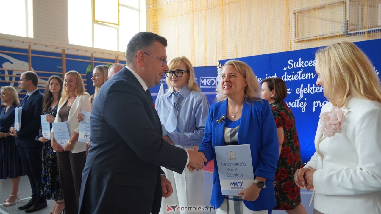 Wręcznie aktów nadania stopnia awansu zawodowego nauczyciela dyplomowanego [04.09.2026] - zdjęcie #146 - eOstroleka.pl