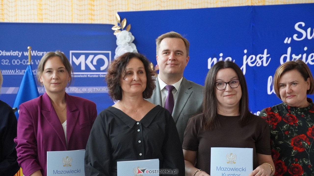 Wręcznie aktów nadania stopnia awansu zawodowego nauczyciela dyplomowanego [04.09.2026] - zdjęcie #106 - eOstroleka.pl