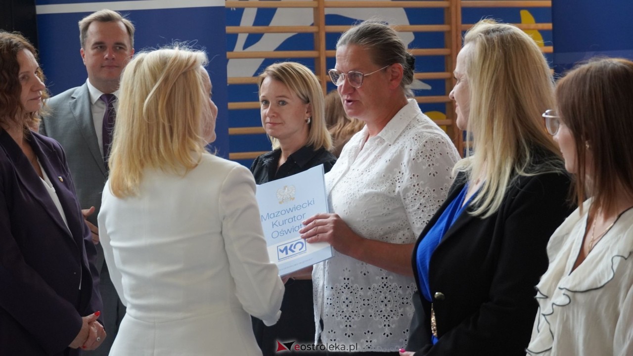 Wręcznie aktów nadania stopnia awansu zawodowego nauczyciela dyplomowanego [04.09.2026] - zdjęcie #90 - eOstroleka.pl