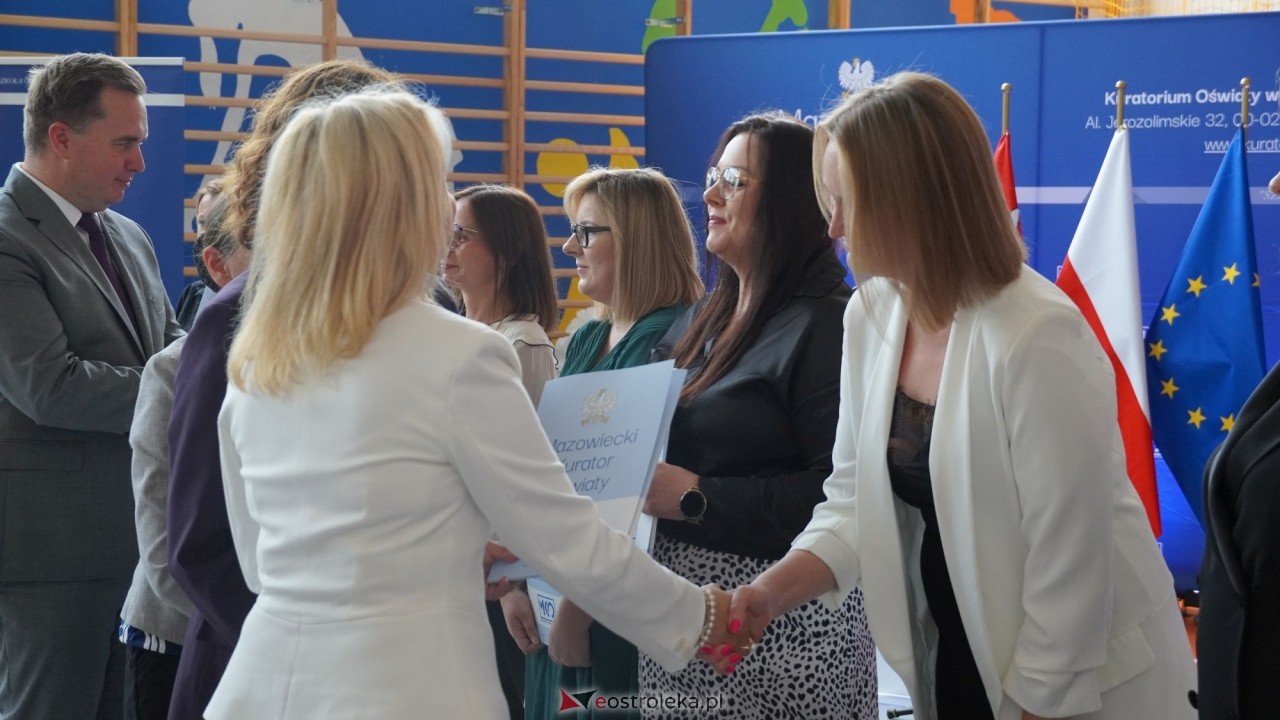Wręcznie aktów nadania stopnia awansu zawodowego nauczyciela dyplomowanego [04.09.2026] - zdjęcie #76 - eOstroleka.pl