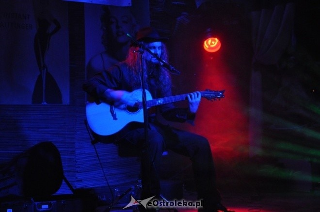 Paweł Drak Grzegorczyk zagrał niecodzienny koncert w Avalonie [29.XII.2011] - zdjęcie #1 - eOstroleka.pl