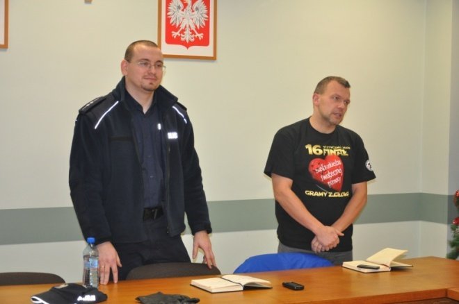 XX finał WOŚP: Spotkania z wolontariuszami [3.I.2011] - zdjęcie #3 - eOstroleka.pl