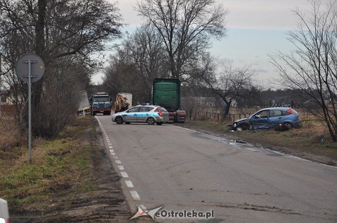 Wypadek w Krukach [04.I.2012] - zdjęcie #1 - eOstroleka.pl