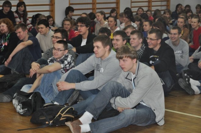 II LO zorganizowało szkolny WOŚP. Uczniowie zebrali około 1500 złotych [5 I 2012] - zdjęcie #15 - eOstroleka.pl
