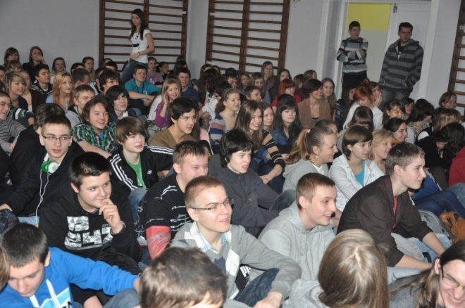 II LO zorganizowało szkolny WOŚP. Uczniowie zebrali około 1500 złotych [5 I 2012] - zdjęcie #25 - eOstroleka.pl