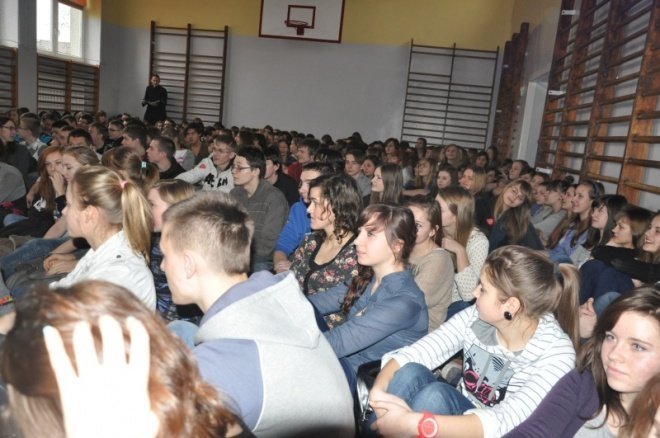 II LO zorganizowało szkolny WOŚP. Uczniowie zebrali około 1500 złotych [5 I 2012] - zdjęcie #29 - eOstroleka.pl